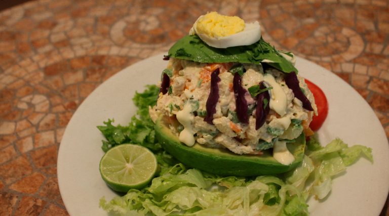palta-rellena-receta-arequipa-restaurante